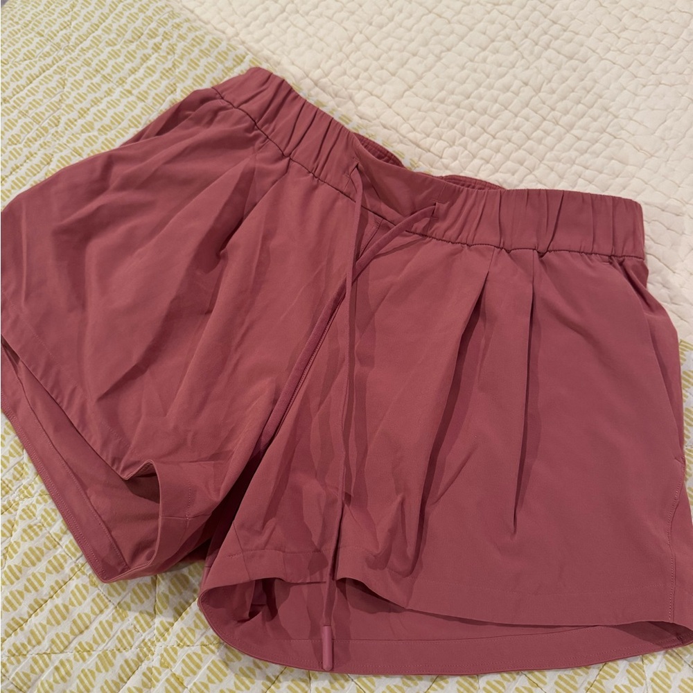 Lululemon Stroll at Sundown Short 3” Cherry Tint